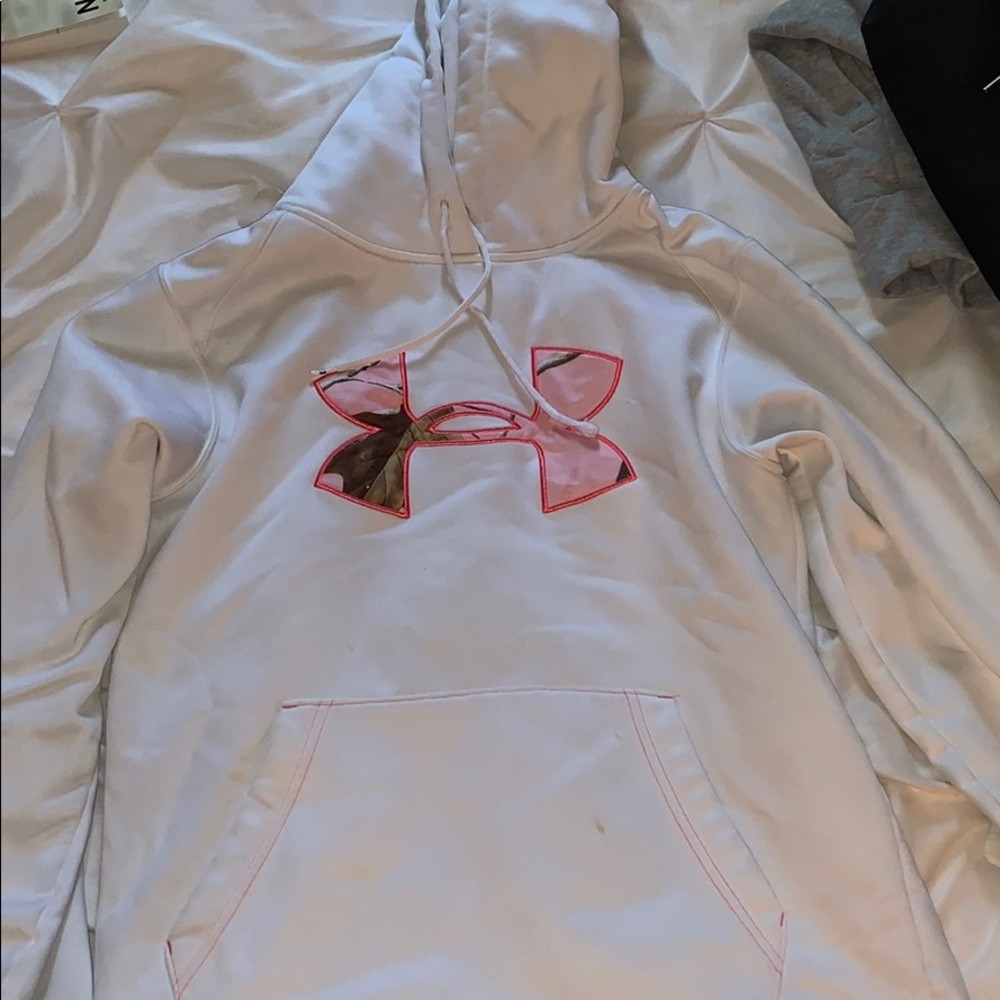 white under armor sweatshirt